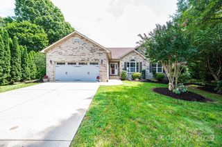 1537 34th Avenue Lane NE, Hickory, NC 28601