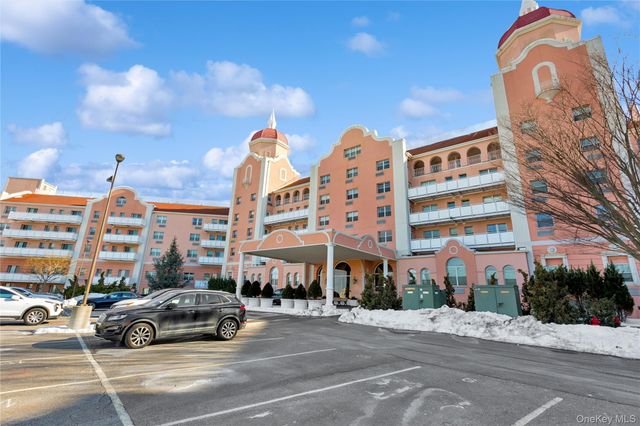 2 Richmond Road 3a, Lido Beach, NY 11561