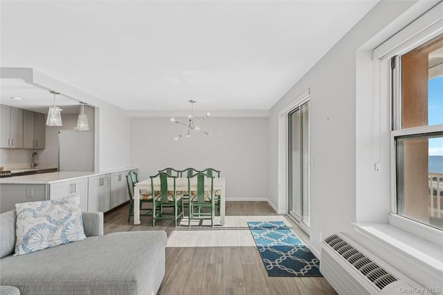 2 Richmond Road 3a, Lido Beach, NY 11561