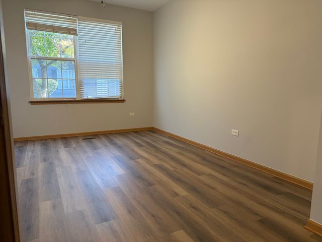 810 Woodewind Drive 810, Naperville, IL 60563