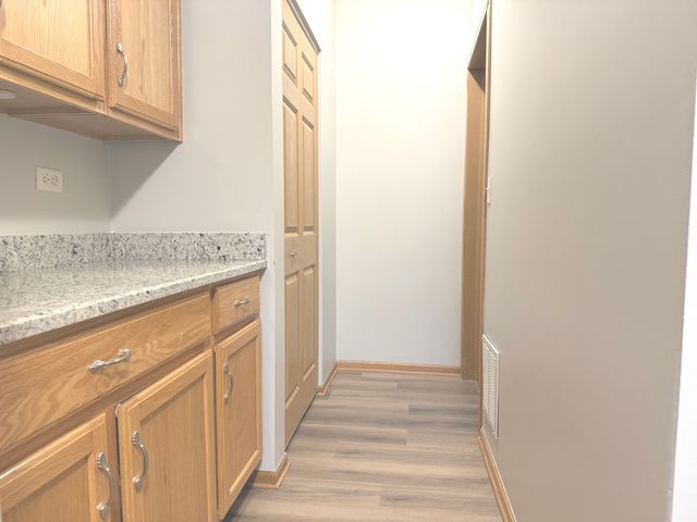 810 Woodewind Drive 810, Naperville, IL 60563