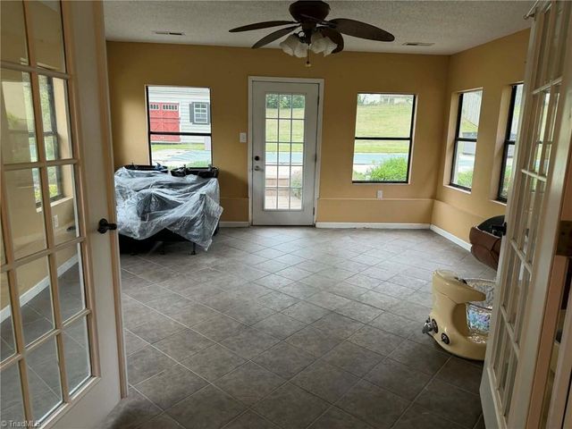 2807 Lamroc Road, Greensboro, NC 27407