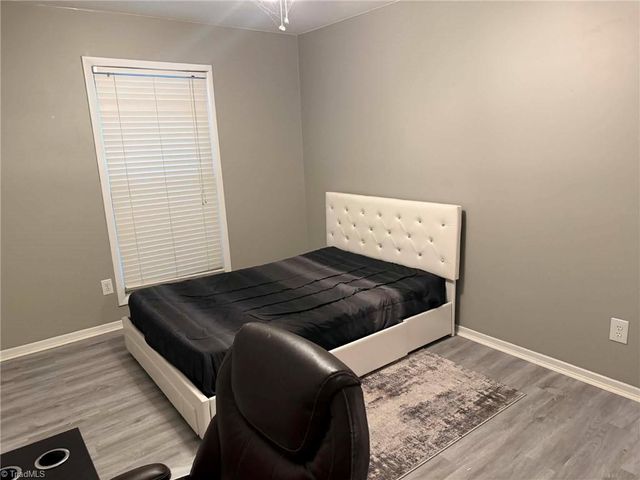 2807 Lamroc Road, Greensboro, NC 27407