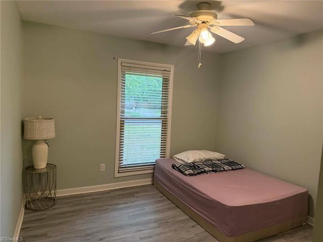 2807 Lamroc Road, Greensboro, NC 27407