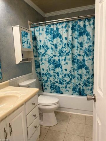 2807 Lamroc Road, Greensboro, NC 27407