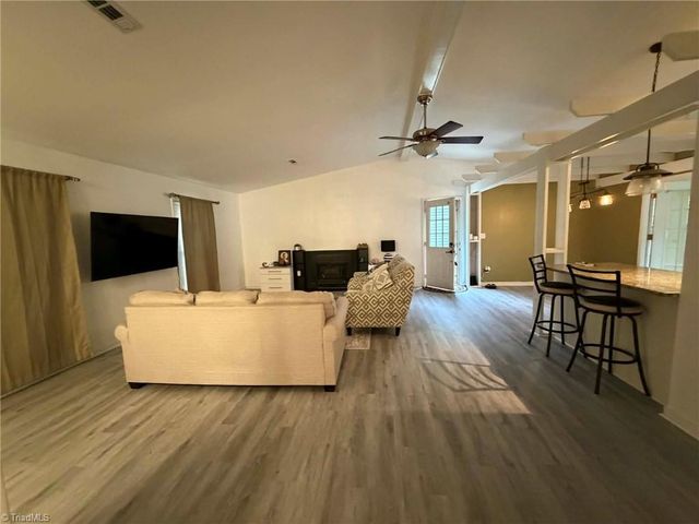 2807 Lamroc Road, Greensboro, NC 27407