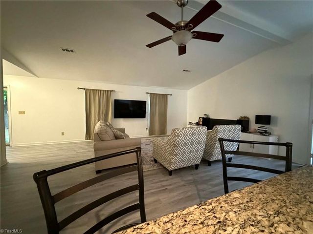 2807 Lamroc Road, Greensboro, NC 27407
