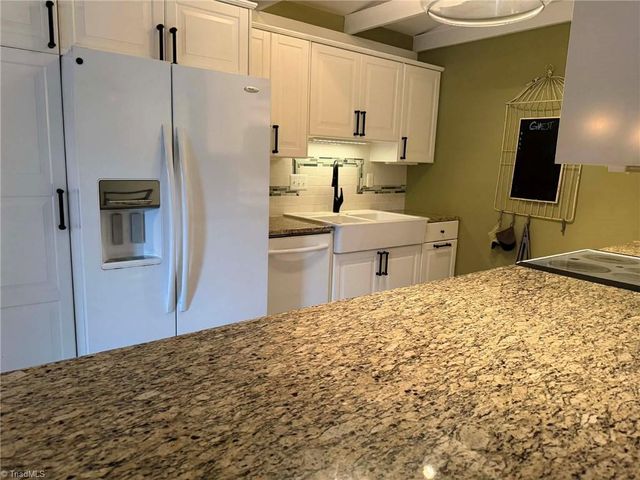 2807 Lamroc Road, Greensboro, NC 27407