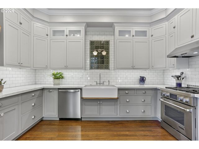 712 E 28TH St, Vancouver, WA 98663