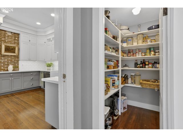 712 E 28TH St, Vancouver, WA 98663