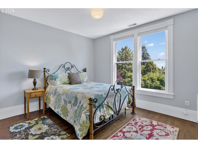 712 E 28TH St, Vancouver, WA 98663