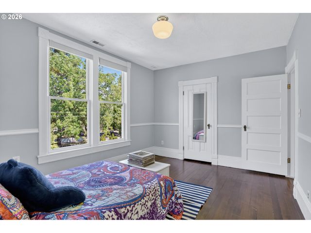 712 E 28TH St, Vancouver, WA 98663
