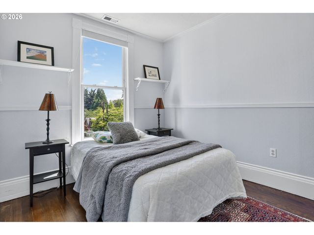 712 E 28TH St, Vancouver, WA 98663