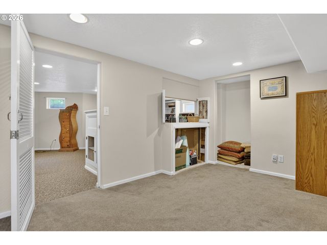 712 E 28TH St, Vancouver, WA 98663