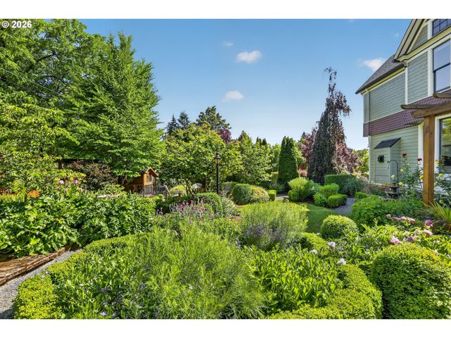 712 E 28TH St, Vancouver, WA 98663