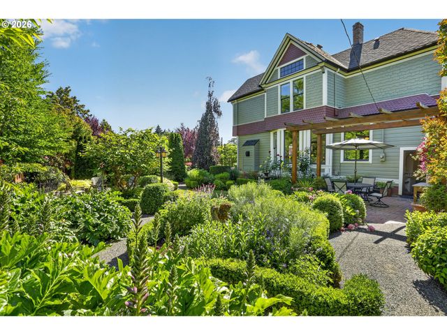 712 E 28TH St, Vancouver, WA 98663