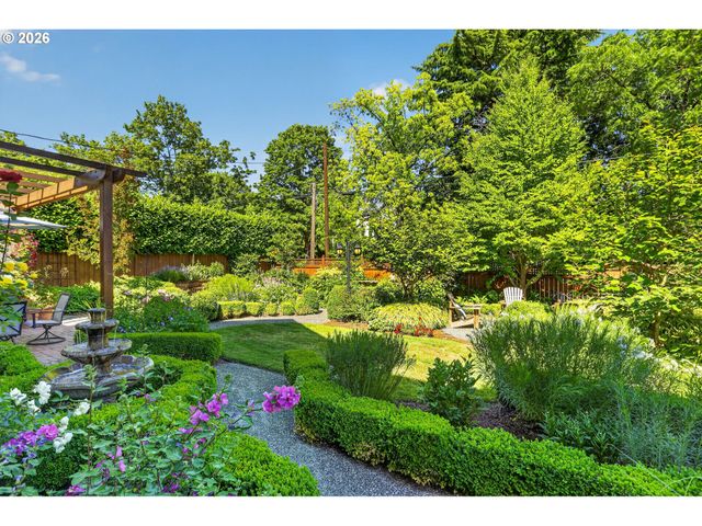 712 E 28TH St, Vancouver, WA 98663