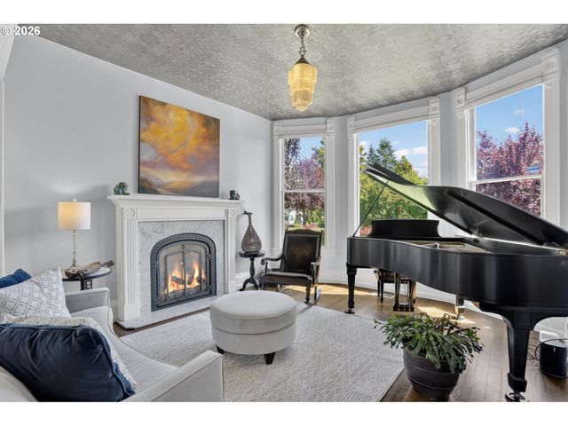 712 E 28TH St, Vancouver, WA 98663