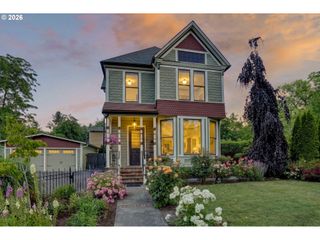 712 E 28TH St, Vancouver, WA 98663