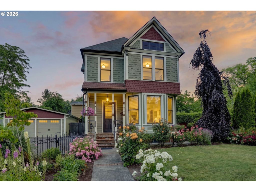 712 E 28TH St, Vancouver, WA 98663