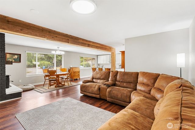 11005 Morning Side Drive E, Puyallup, WA 98372