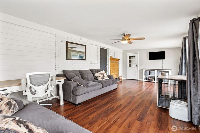 11005 Morning Side Drive E, Puyallup, WA 98372