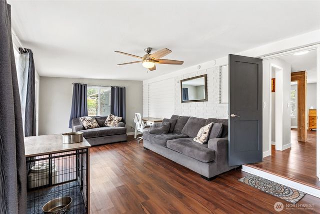 11005 Morning Side Drive E, Puyallup, WA 98372