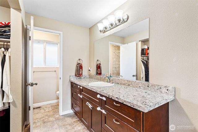 11005 Morning Side Drive E, Puyallup, WA 98372