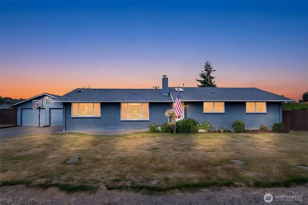 11005 Morning Side Drive E, Puyallup, WA 98372