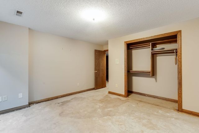 2422 N Morning Dew St, Wichita, KS 67205