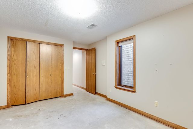 2422 N Morning Dew St, Wichita, KS 67205