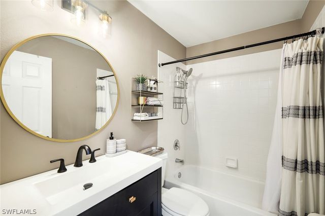 1100 Sarah Jean CIR A201, Naples, FL 34110