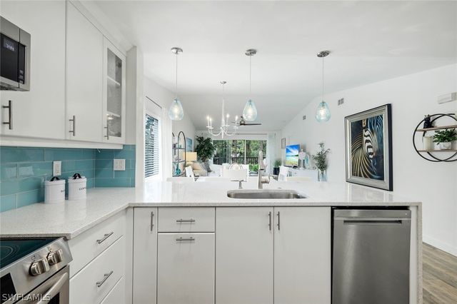 1100 Sarah Jean CIR A201, Naples, FL 34110