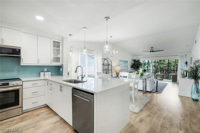 1100 Sarah Jean CIR A201, Naples, FL 34110