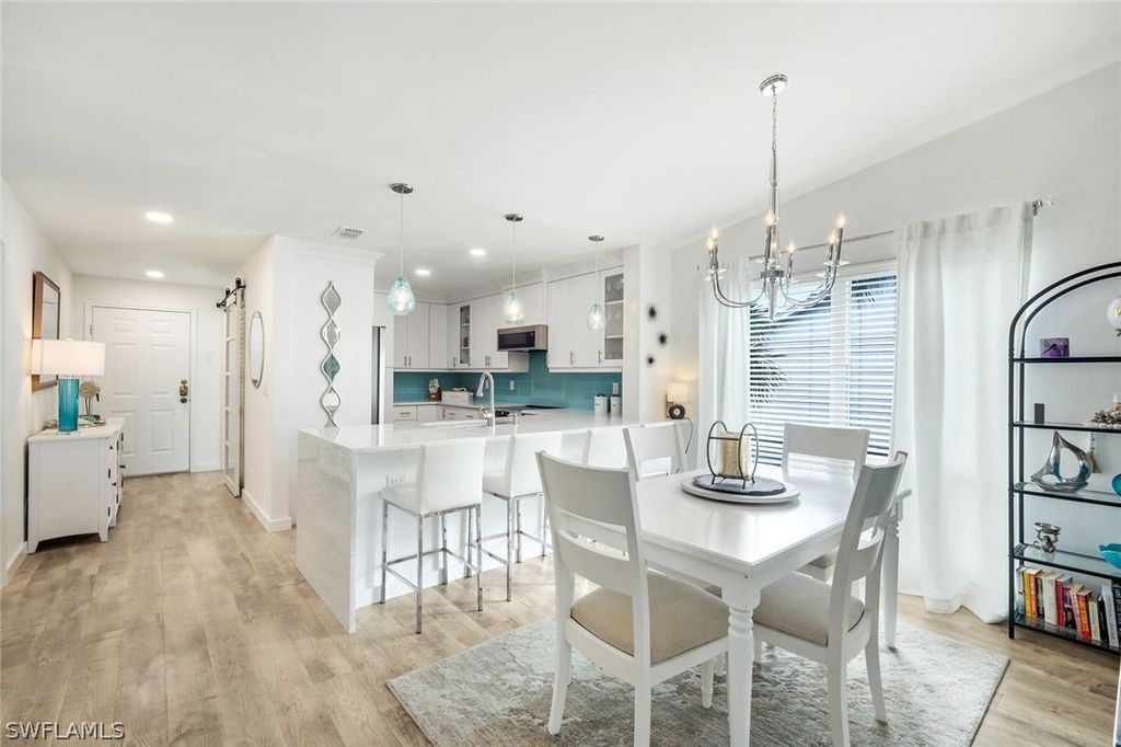 1100 Sarah Jean CIR A201, Naples, FL 34110