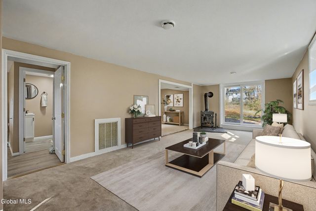 5 Woodland Court, Saratoga Springs, NY 12866