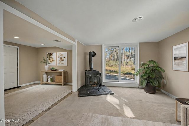 5 Woodland Court, Saratoga Springs, NY 12866