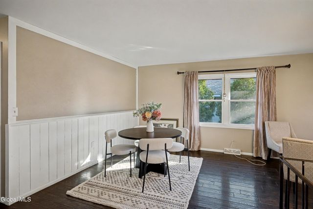 5 Woodland Court, Saratoga Springs, NY 12866