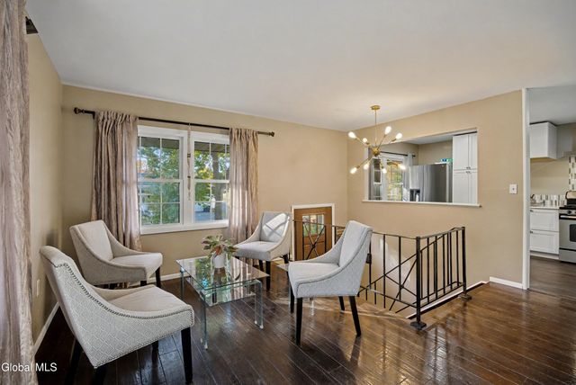 5 Woodland Court, Saratoga Springs, NY 12866