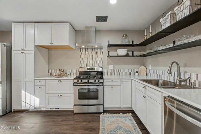 5 Woodland Court, Saratoga Springs, NY 12866