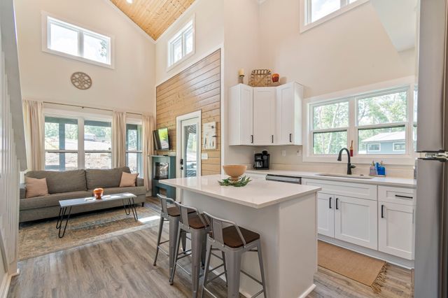 232 Waters Edge Way, Tracy City, TN 37387