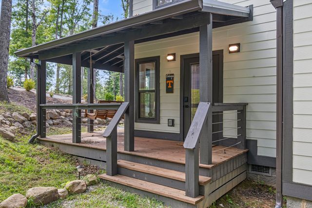 232 Waters Edge Way, Tracy City, TN 37387
