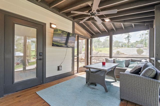 232 Waters Edge Way, Tracy City, TN 37387