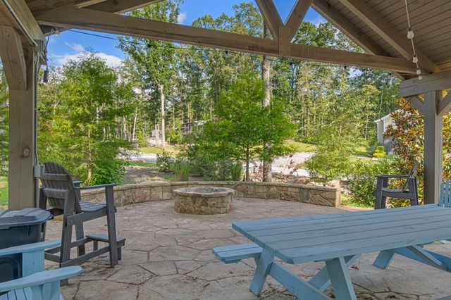 232 Waters Edge Way, Tracy City, TN 37387