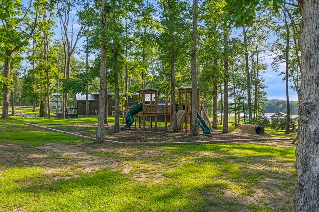 232 Waters Edge Way, Tracy City, TN 37387