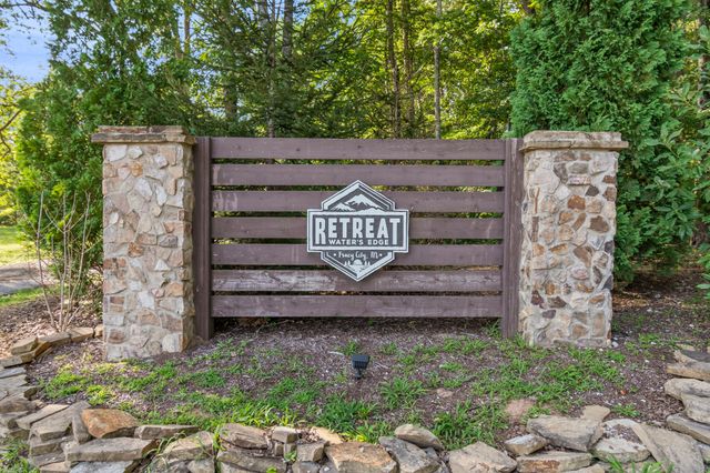 232 Waters Edge Way, Tracy City, TN 37387