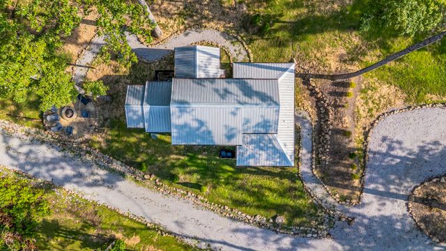 232 Waters Edge Way, Tracy City, TN 37387