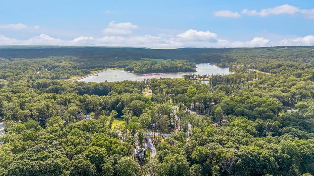 232 Waters Edge Way, Tracy City, TN 37387