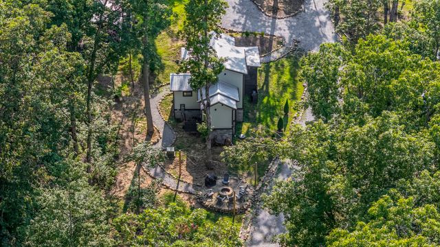 232 Waters Edge Way, Tracy City, TN 37387