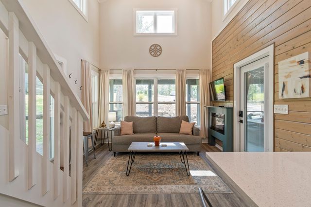 232 Waters Edge Way, Tracy City, TN 37387